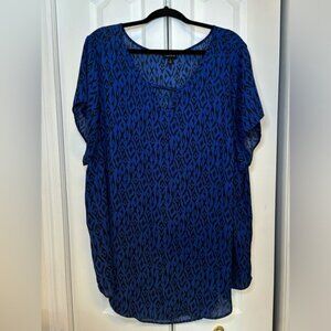 Torrid - Blouse Women's Blue and Black Short Sleeve in Size 4XL